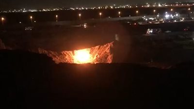 استمرار جهود السيطرة على حريق خط غاز الخانكة وإخماده| بث مباشر