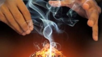 صور ضحاياه لابتزازهن.. حبس عاطل بتهمة مزاولة أعمال الدجل والسحر بالإسكندرية | بث مباشر