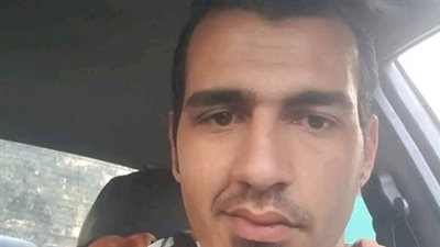 بعد 4 أيام من البحث.. انتشال جثمان الصياد الغارق في ميناء الإسكندرية| بث مباشر