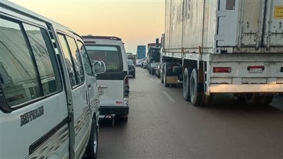 بعد انتهاء الشبورة المائية.. فتح طريق الإسكندرية الصحراوي وتسيير مرور السيارات