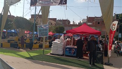 تخفيضات تصل لـ30%.. افتتاح سوق اليوم الواحد بمنطقة الناصرية القديمة في الإسكندرية 