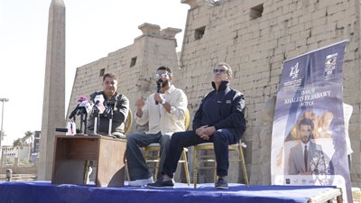 خالد النبوي بمهرجان الأقصر: لا أحب كلمة منسيين.. وأعمل حاليا على فيلمين ومسلسلين