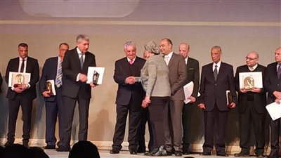 زاهي حواس يعلن ارتفاع قيمة جائزته إلى 20 ألفًا بدلا من 15 ألف جنيه