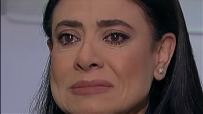 بعد نزول الفنانة نشوى مصطفى.. أستاذة تفسير توضح حكم خروج الأرملة خلال فترة العدة