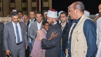خلال زيارته للمنطقة.. وزير الأوقاف ينقل رسالة الرئيس السيسي إلى أهالي شلاتين