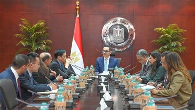 وزير الاستثمار يبحث مع شركة كينجدم للكتان مشروع إنشاء مصنع في مصر