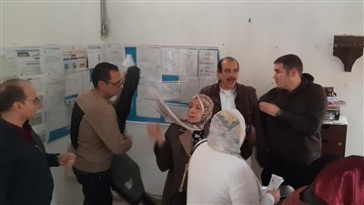 نائب وزير الصحة يوصي بمجازاة مديري مركز ومنطقة النزهة الطبية