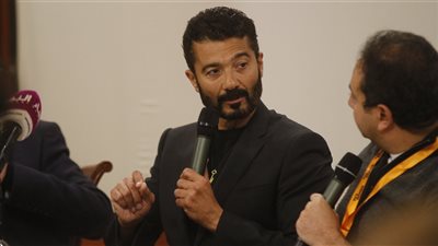 خالد النبوي في ماستر كلاس: يوسف شاهين كان يهتم بتفاصيل الممثل كفنان تشكيلي| صور