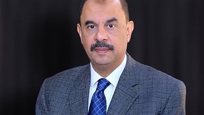 محافظ سوهاج يحيل مخالفات مناقصة توريد كاميرات مراقبة لمديرية التعليم إلى النيابة العامة للتحقيق