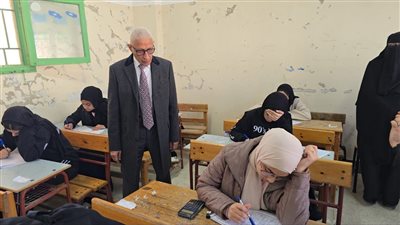  محافظ شمال سيناء يتفقد امتحانات النقل للفصل الدراسي الأول بالعريش