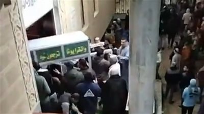المئات بالمنوفية يشيعون جنازة أم وابنيها لقوا مصرعهم في حادث بطنطا
