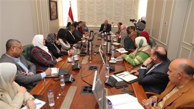 وزير العمل يناقش مع ممثلي الاتصالات خطة إطلاق منصة البنية المعلوماتية