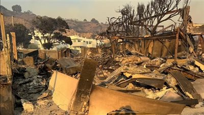 مستثمر عقارات يخسر 40 مليون دولار بعد احتراق قصره في لوس أنجلوس 