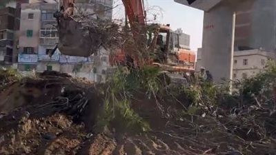 بدء أعمال هدم كوبري المندرة بالإسكندرية ضمن خطة مشروع مترو أبو قير | بث مباشر