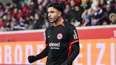 مرموش يقود تشكيل فرانكفورت لمواجهة فرايبورج في الدوري الألماني