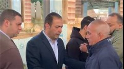 وسط حالة من الحزن.. النائب محمد حسين يتلقى عزاء شقيقه بمقابر الأسرة ببورسعيد| بث مباشر 