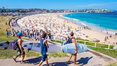  جدل في أستراليا بعد إصدار قرار جديد بمنع البكيني والمايوهات الفاضحة في حمامات السباحة 