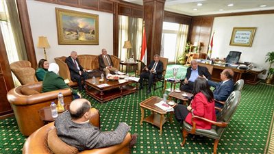 مطالب لـ الأعلى للإعلام بتأهيل الإعلاميين قبل الظهور على الشاشات والاستعانة بالمؤثرين عبر السوشيال ميديا