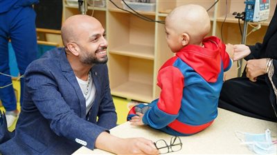 أحمد مراد وتامر حبيب ومعتز عبد الوهاب يدعمون أطفال مرضى السرطان بالأقصر