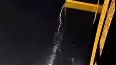 وسط أجواء روحانية.. سقوط أمطار غزيرة على مكة المكرمة