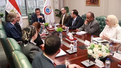  وزير الصحة يبحث مع وفد المملكة المتحدة للمستشفيات الدولية الفرص الاستثمارية في القطاع الصحي