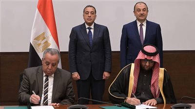 رئيس الوزراء يشهد توقيع عقد استغلال وتشغيل فرن قوس حراري لإنتاج سبائك السيليكو منجنيز