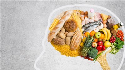 7 آكلات تساعد على التركيز.. أطعمة خارقة لتعزيز صحة الدماغ