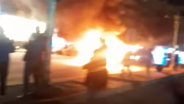 حريق سيارة أجرة 