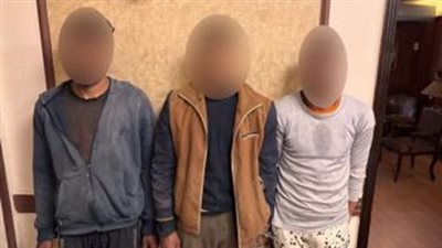 ضبط 3 متهمين بالتعدي على أجنبيين بقصد السرقة في المعادي