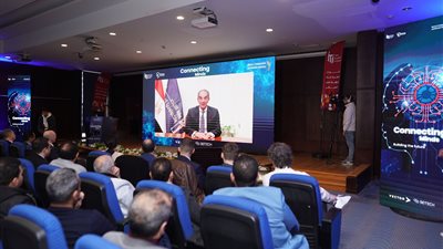 وزير الاتصالات: أكثر من 180 شركة عالمية تعمل في مجال التعهيد بمصر
