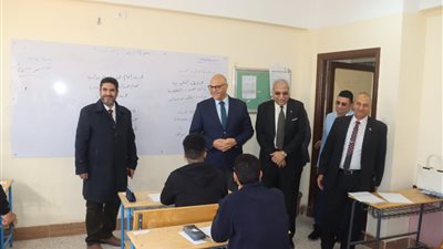 محافظ القليوبية يتفقد سير امتحانات الشهادة الإعدادية ويؤكد توفير كافة سبل الراحة للطلاب