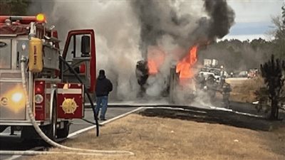 عشرات القتلى والمصابين في انفجار شاحنة محملة بالوقود بنيجيريا