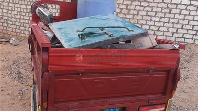 القبض على عاطل سرق أبوابا حديدية من المقابر بالفيوم