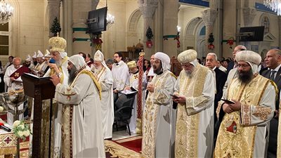 بالشموع والدعاء.. أقباط المنيا وقنا يحتفلون بعيد الغطاس المجيد | بث مباشر 