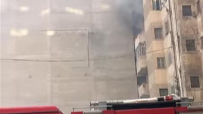 المعمل الجنائي يعاين حريق مخزن إكسسورات بالنزهة 