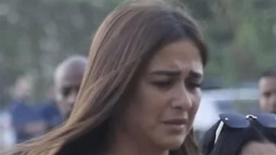 خروج جثمان والد ياسمين عبد العزيز من المستشفى استعدادًا لأداء صلاة الجنازة | بث مباشر