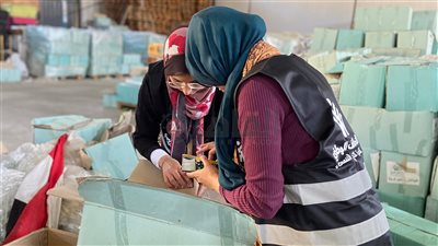 على قدم وساق.. متطوعو مرسال يجهزون قوافل المساعدات الإغاثية تمهيدًا لإرسالها لـ غزة