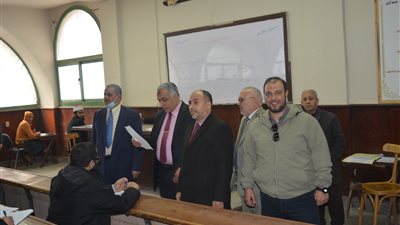 نائب رئيس جامعة الأزهر: الكنترولات بالكليات تواصل العمل بكامل طاقتها لتصحيح ورصد النتائج وإعلانها 