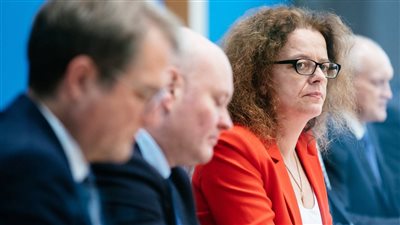 مسؤولة بالمركزي الأوروبي تحذر من تداعيات الحرب التجارية المحتملة مع الولايات المتحدة