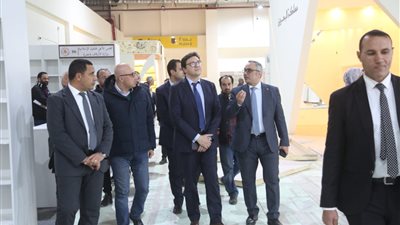 وزير الثقافة يتفقد قاعات معرض القاهرة الدولي للكتاب في دورته الـ56 للوقوف على الاستعدادات النهائية قبيل افتتاحه