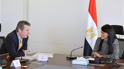 المشاط: مباحثات لتعزيز الشراكات المستقبلية مع البنك الأوروبي لتنفيذ برنامج نُوَفِّي والمشروعات ذات الأولوية