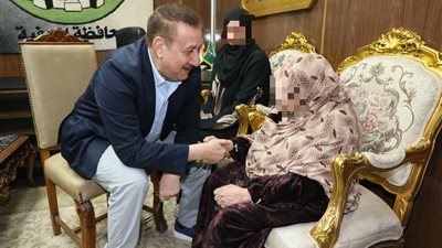 بقيمة نصف مليون جنيه.. محافظ المنوفية يسلم كراسي متحركة ومساعدات مالية لذوي الهمم والأولى بالرعاية