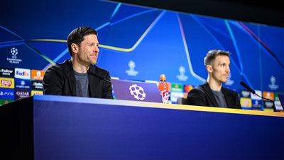 بعد أنباء ارتباطه بمدريد.. ألونسو: تركيزي منصب على باير ليفركوزن 