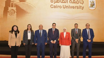 رئيس جامعة القاهرة يبحث ضوابط تأجير المنافذ الخدمية لتمويل صندوق التكافل الاجتماعى 
