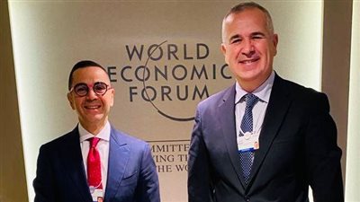 وزير الاستثمار يلتقي الرئيس التنفيذي لشركة تركية تعمل في مجالات الصناعة والتمويل