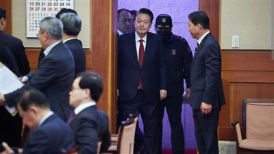 نقل رئيس كوريا الجنوبية إلى مستشفى عسكري بعد انتهاء جلسة محاكمته