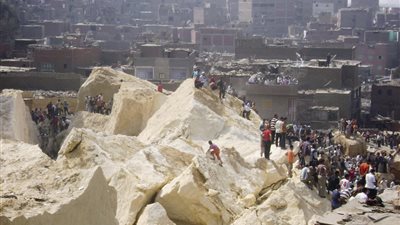 أول تعليق لمحافظة القاهرة بشأن إخلاء منطقة الدويقة من السكان دون توفير سكن بديل