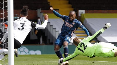 لاكازيت يحرز أول أهداف الدوري الإنجليزي في شباك فولهام