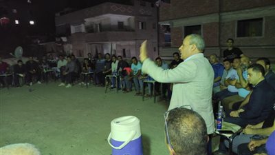 صلاح غباشى يبدأ مارثون الانتخابات بندوه مع أهالي منطقة عين شمس (صور)