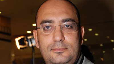 المخرج أكرم فريد يتعرض لحادث سرقة بالمهندسين (صورة)